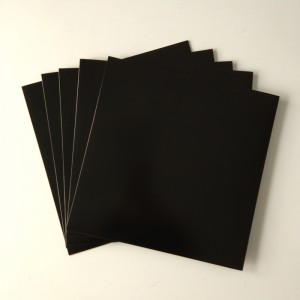 12 schwarze Pappkartonauflagen mit Loch