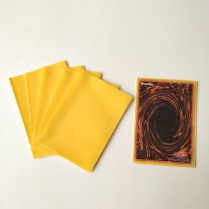 62X89mm Japanisch / Kleine YGO-Schutzhüllen aus fester gelber Spielkarte